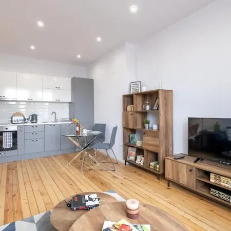 Accogliente E Spazioso Apartment *